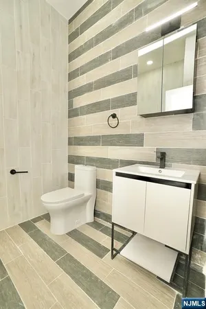 $2,200 | 536-540 Central Avenue, Unit 401, Newark, NJ 07107
