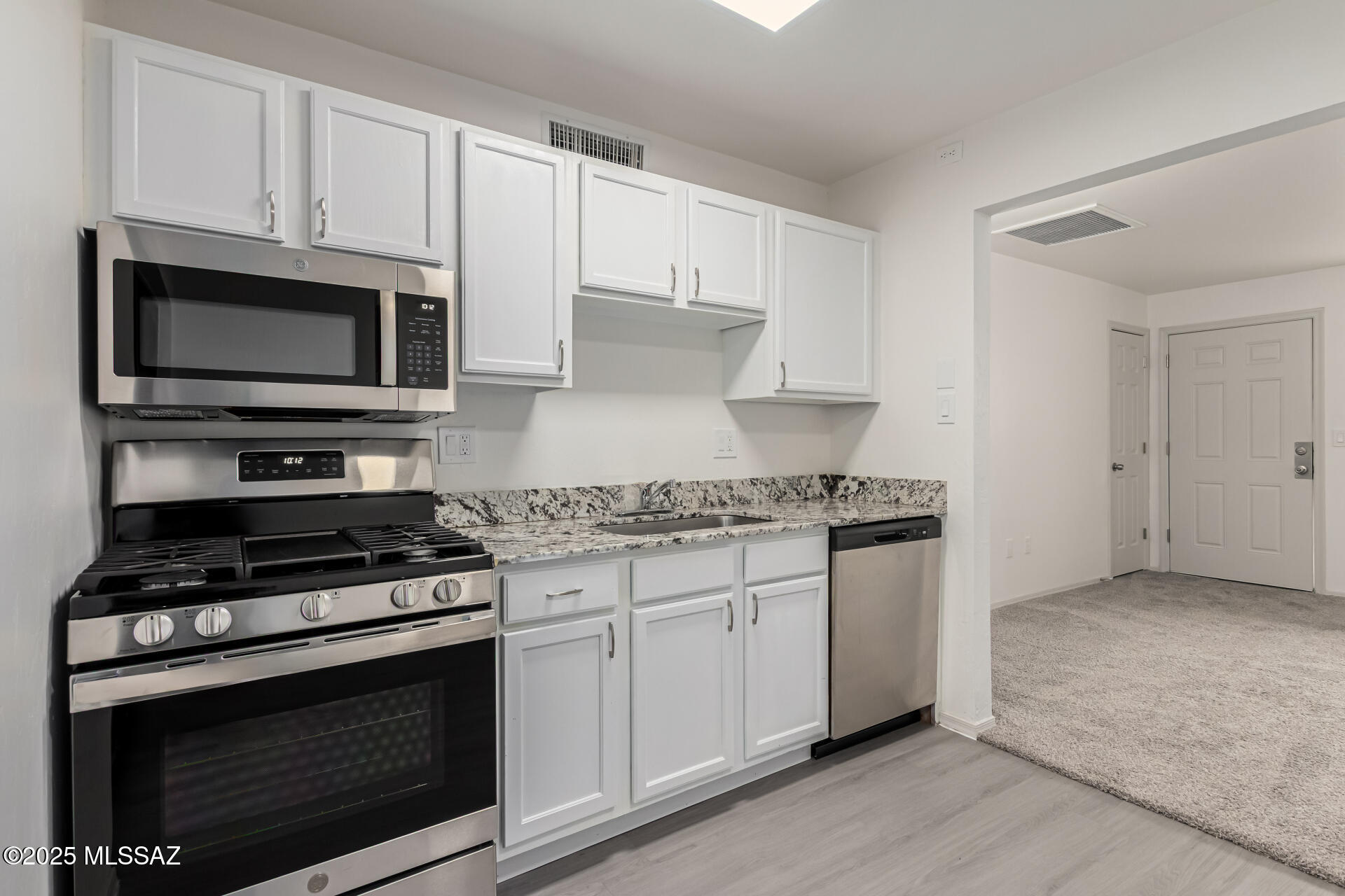 350 North Silverbell Road, Unit 29 Tucson, AZ 85745 - Photo 14 of 33 Gallery Image 14