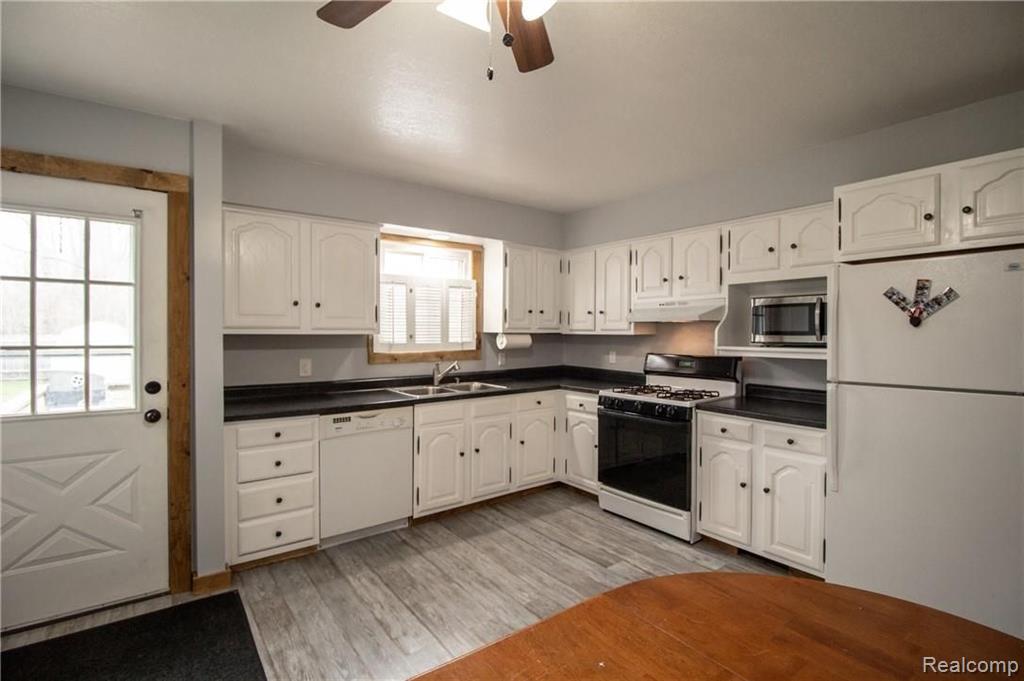 6960 Fort Road Birch Run, MI 48415 - Photo 8 of 29
