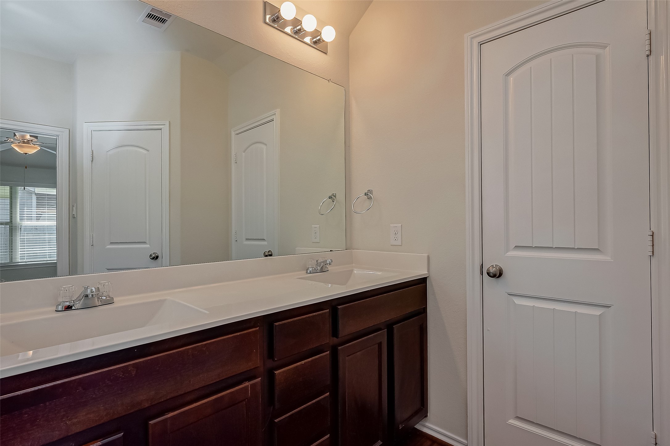 25911 Rustical Road Katy, TX 77493 - Photo 28 of 36 Gallery Image 28