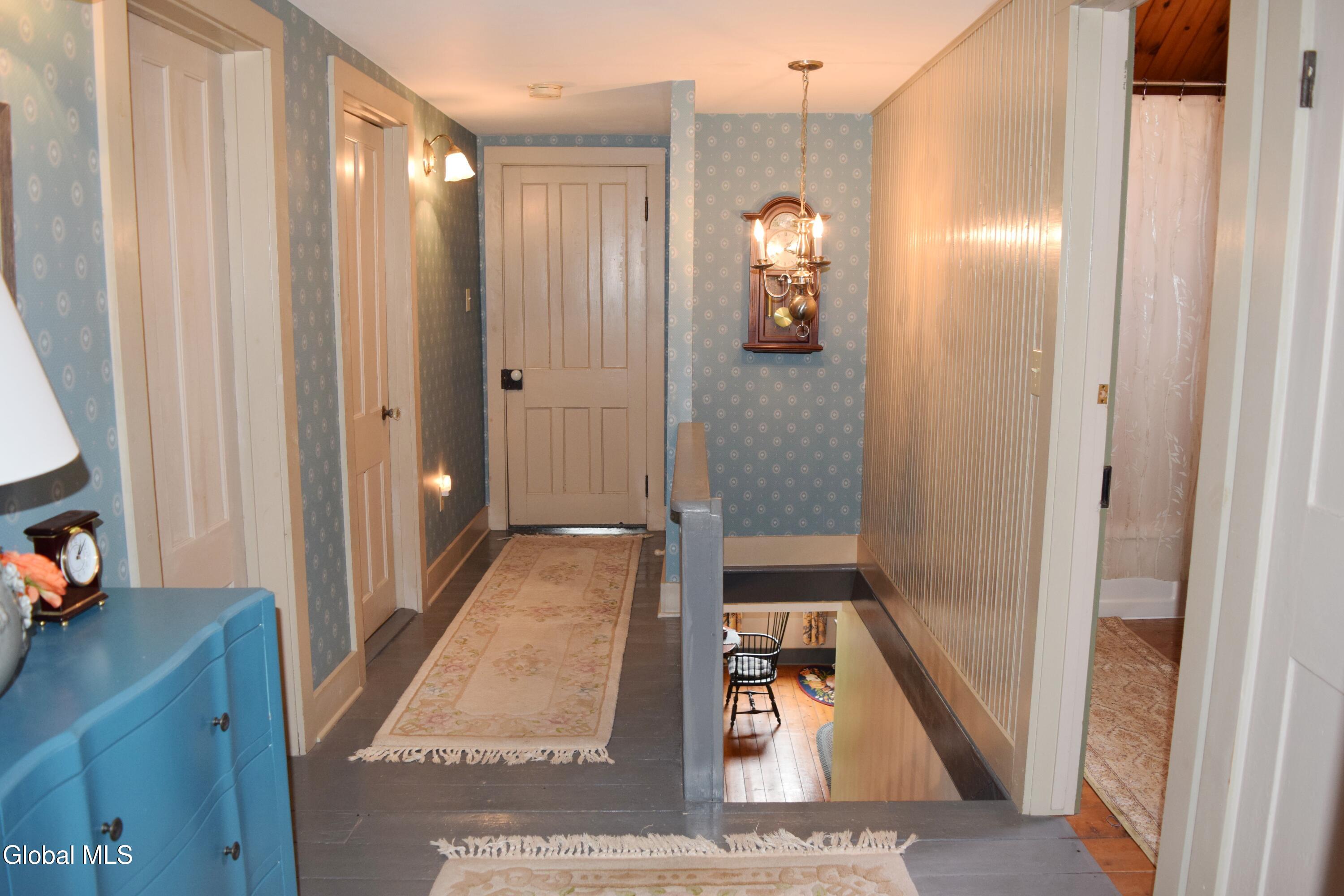944 Stony Point Road Schodack, NY 12033 - Photo 84 of 99 2nd Floor Front Hallway