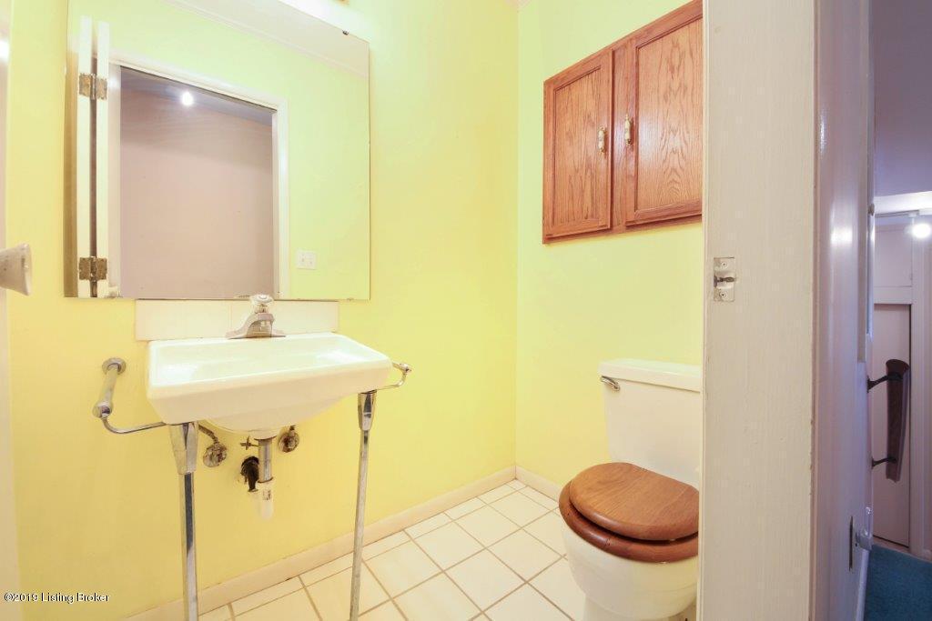 2404 Evergreen Road Louisville, KY 40223 - Photo 27 of 29 IMG_9076-42
