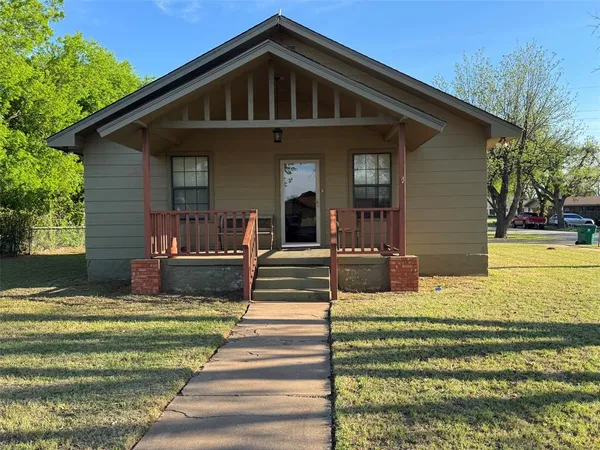 $115,000 | 511 West Morris Street, Seymour, TX 76380