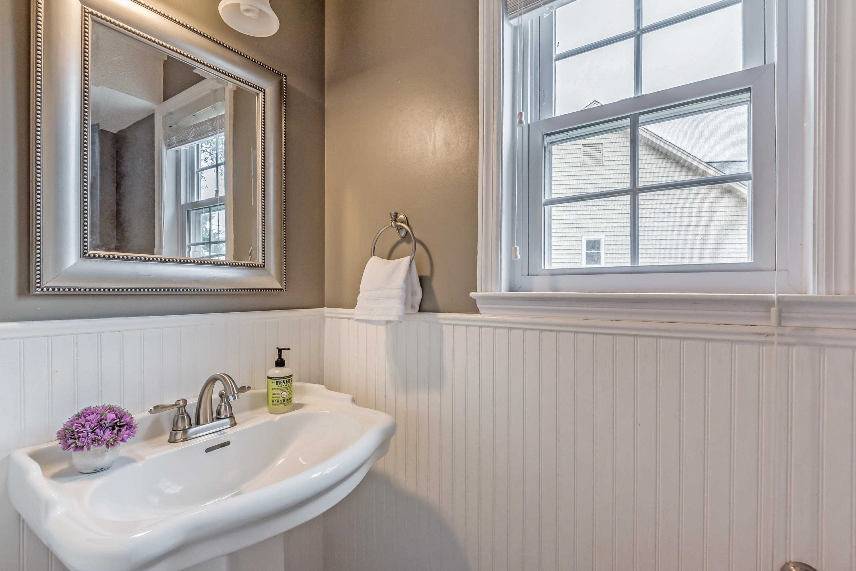 1201 Wenlock Road Knoxville, TN 37922 - Photo 12 of 24 1201Wenlock-powder room