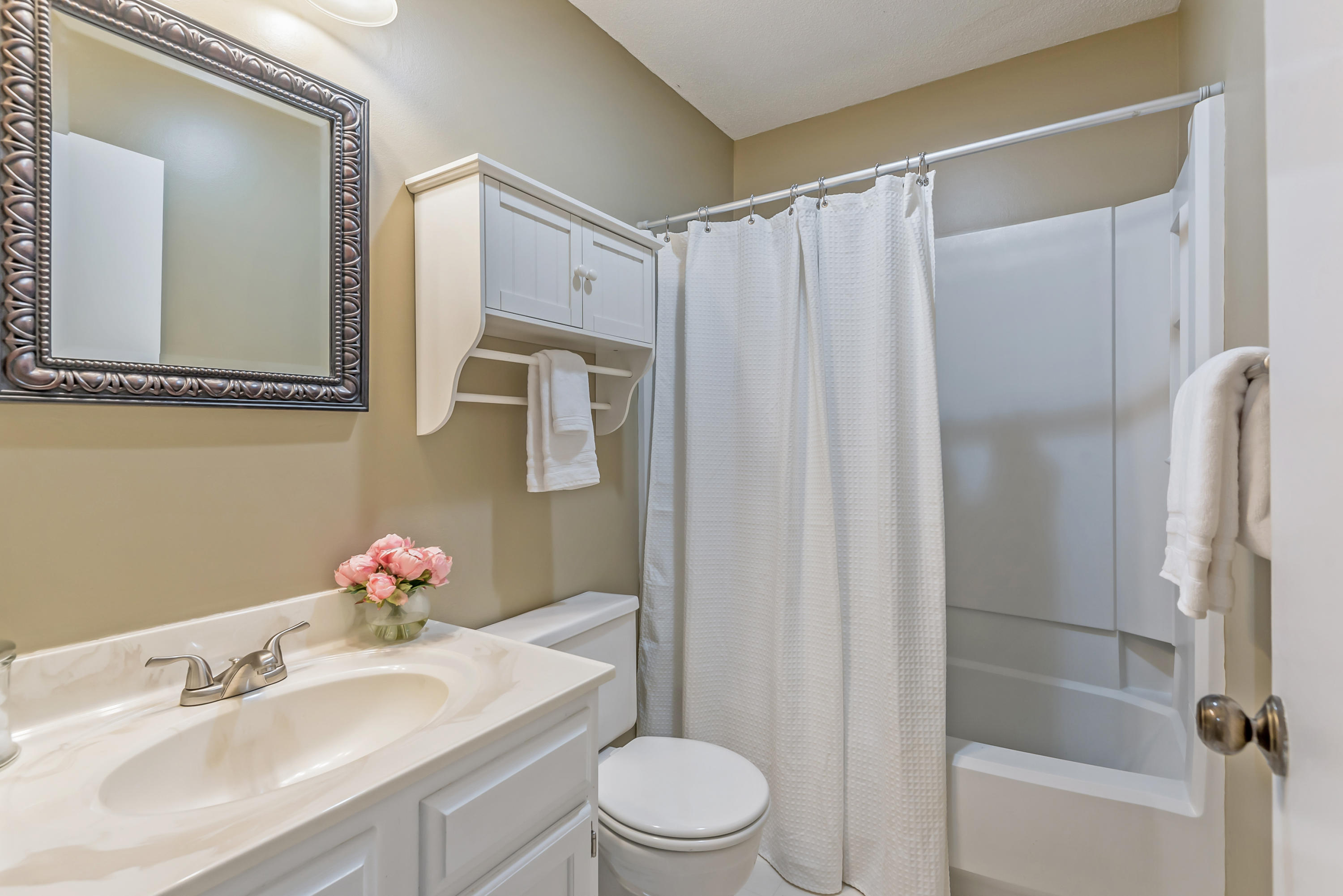 1201 Wenlock Road Knoxville, TN 37922 - Photo 17 of 24 1201Wenlock-Bath2