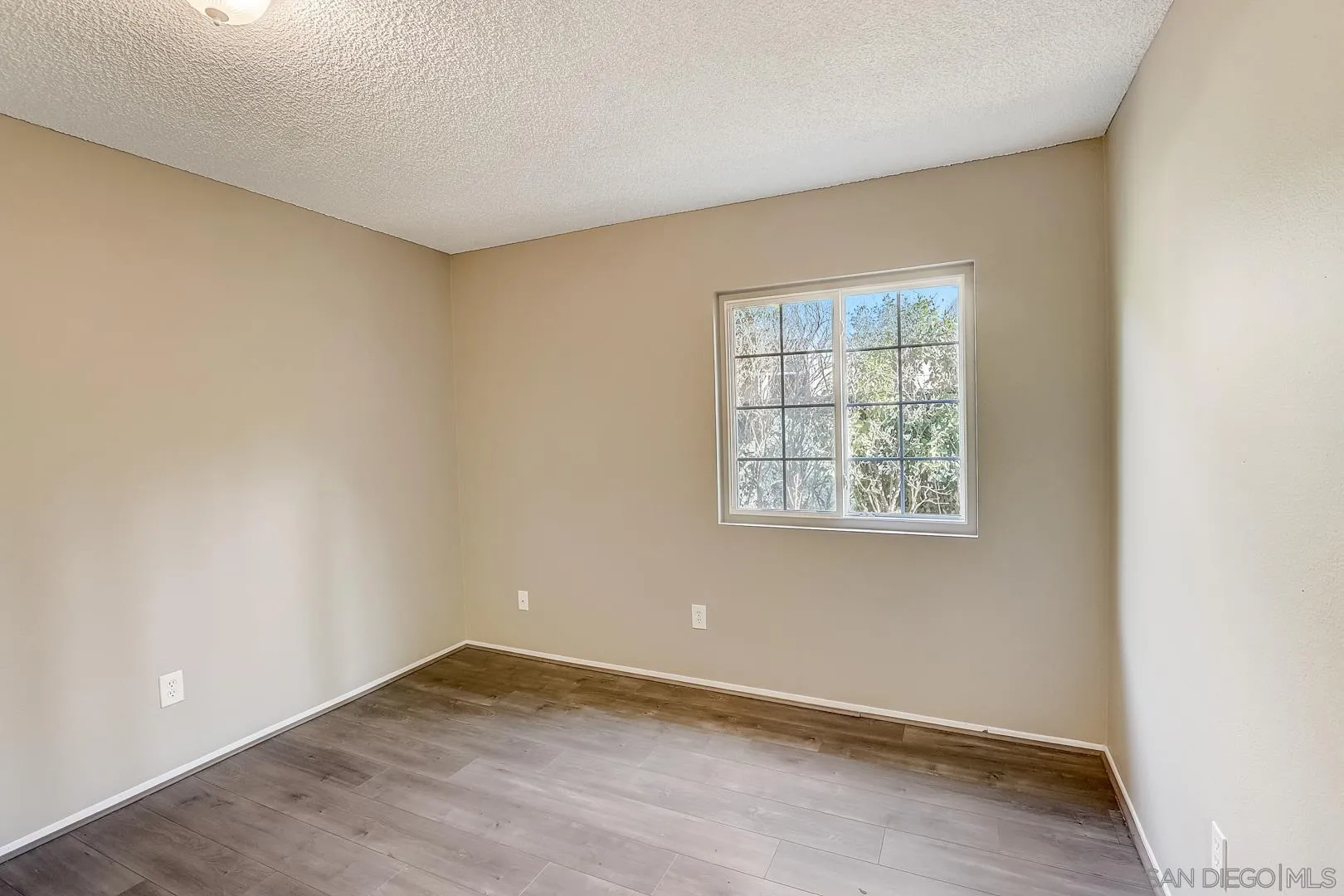 9635 Derald Road Santee, CA 92071 - Photo 17 of 25 Gallery Image 17
