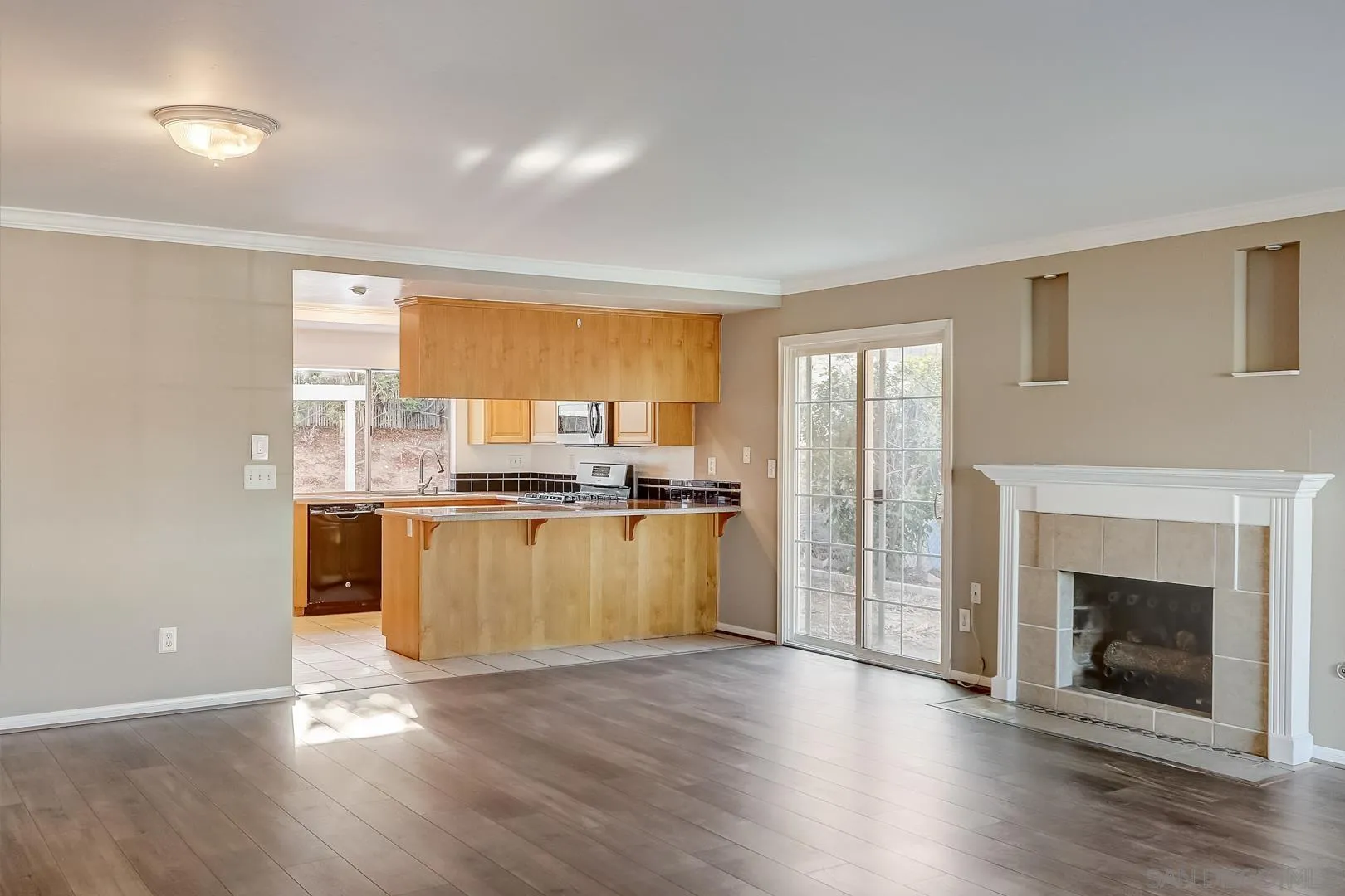 9635 Derald Road Santee, CA 92071 - Photo 5 of 25 Gallery Image 5