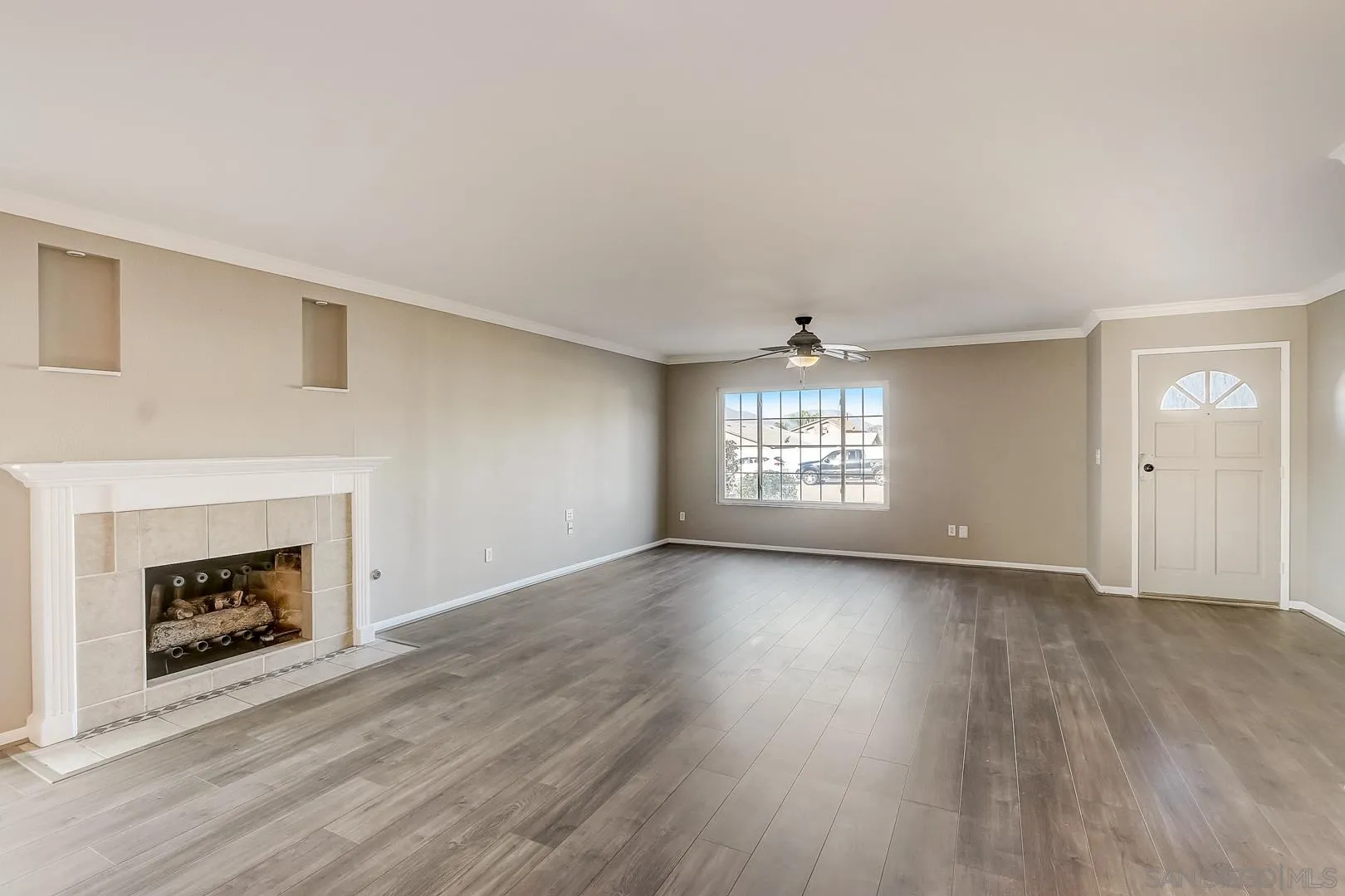 9635 Derald Road Santee, CA 92071 - Photo 6 of 25 Gallery Image 6