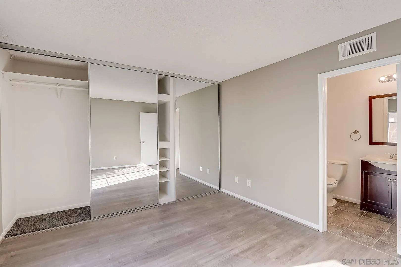 9635 Derald Road Santee, CA 92071 - Photo 7 of 25 Gallery Image 7
