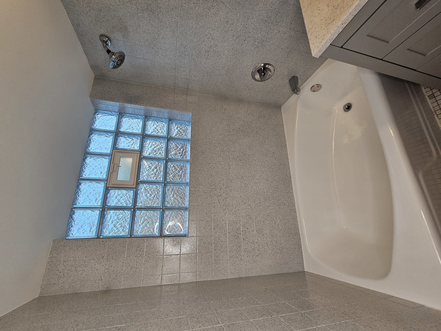 6925 West 64th Place, Unit 2F Chicago, IL 60638 - Photo 10 of 16