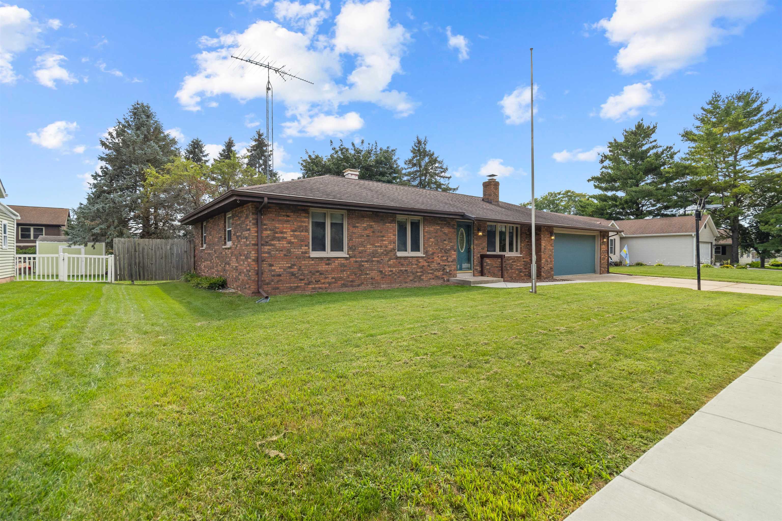 3729 Tripp Road Janesville, WI 53548 - Photo 2 of 30 Gallery Image 2