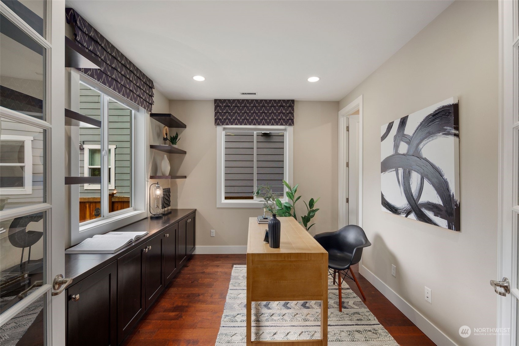263 Graham Avenue Southeast Renton, WA 98059 - Photo 23 of 40 a lobby with furniture and rug