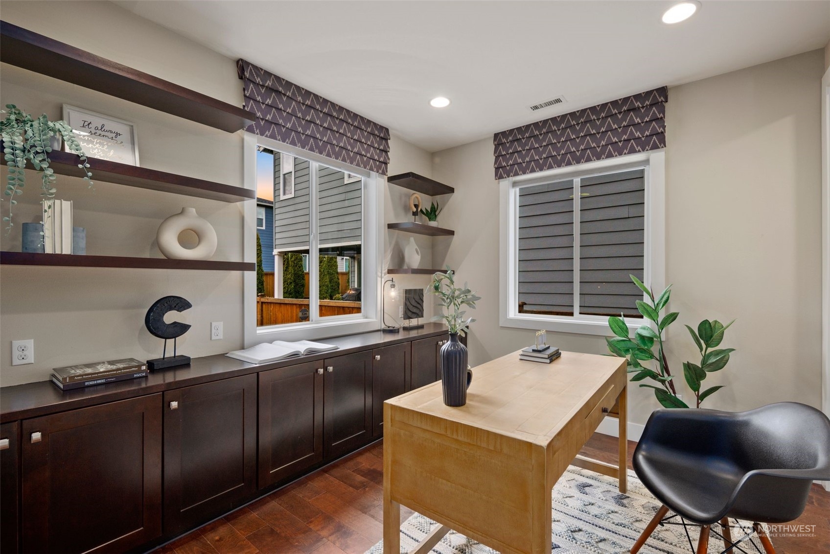 263 Graham Avenue Southeast Renton, WA 98059 - Photo 24 of 40 a kitchen with a table and chairs