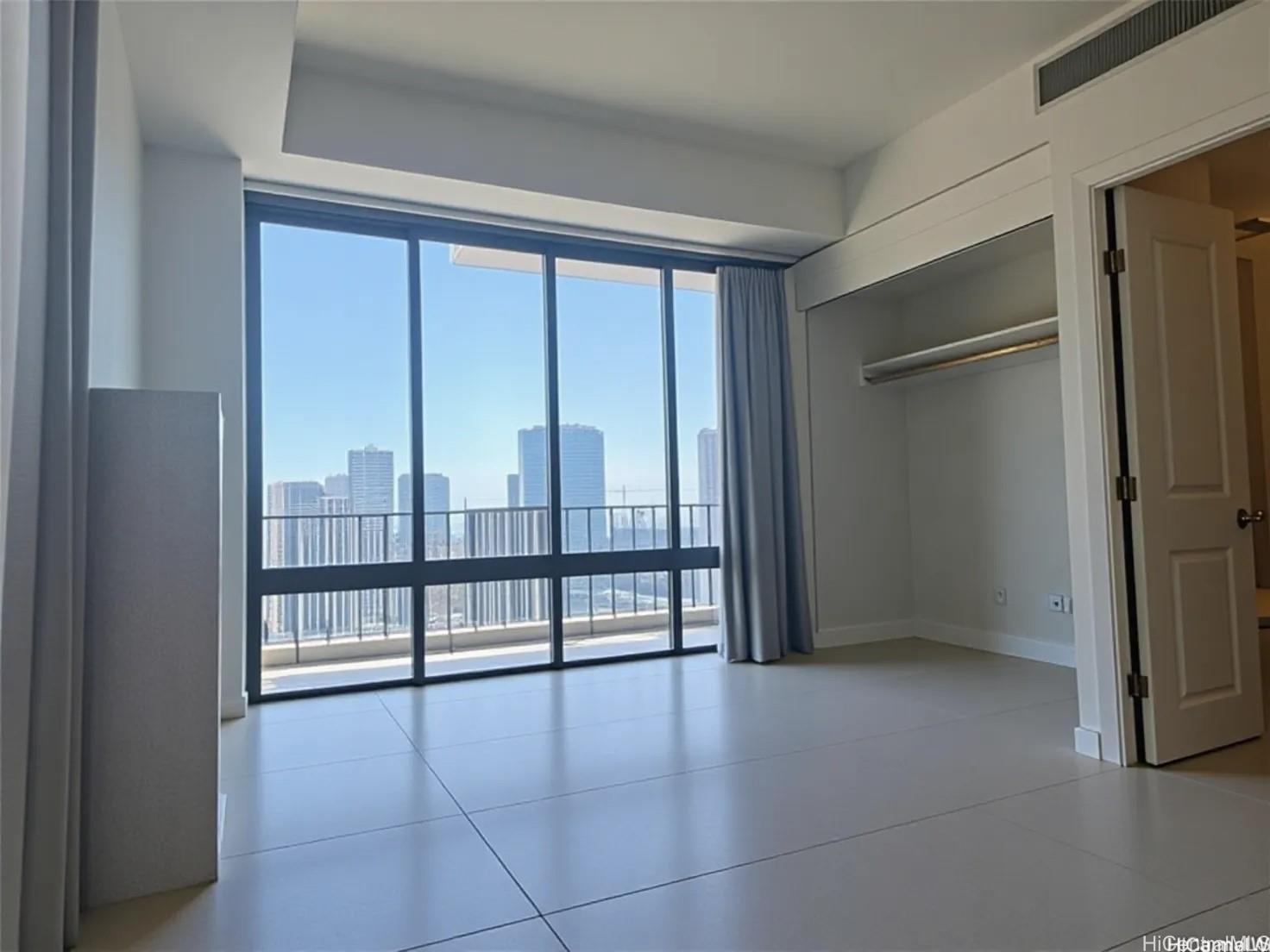 225 Queen Street, Unit 21H Honolulu, HI 96813 - Photo 12 of 25 Primary bath with extra closet inside