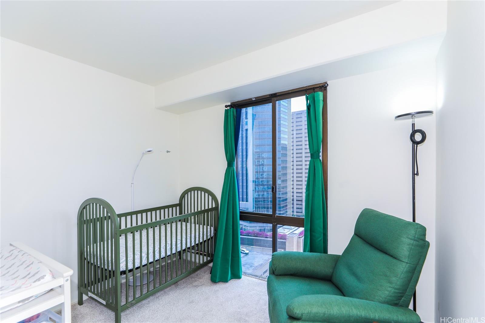 225 Queen Street, Unit 21H Honolulu, HI 96813 - Photo 15 of 25 Second bedroom or home office options.