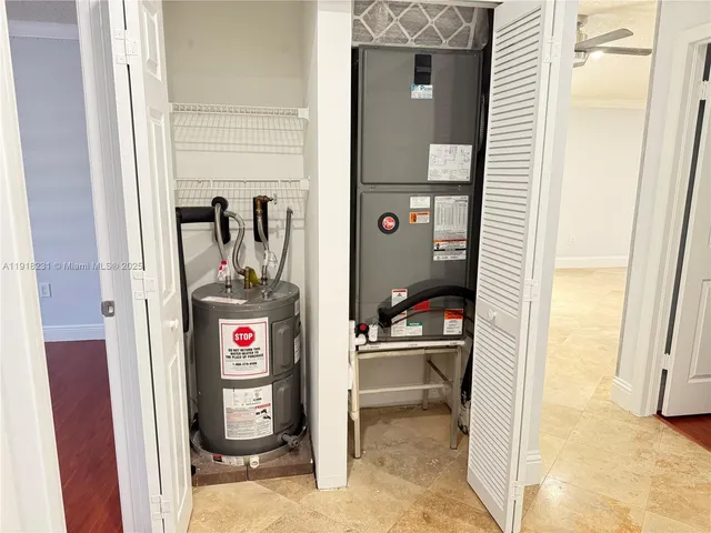 a view of backyard of the house