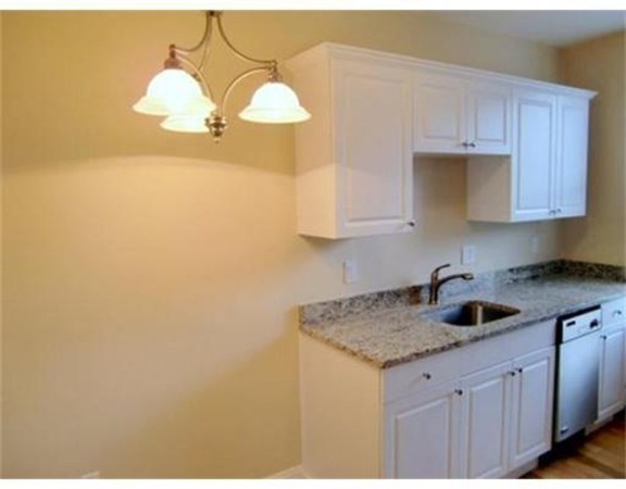 55 Phillips Street, Unit 7 Boston, MA 02114 - Photo 8 of 12