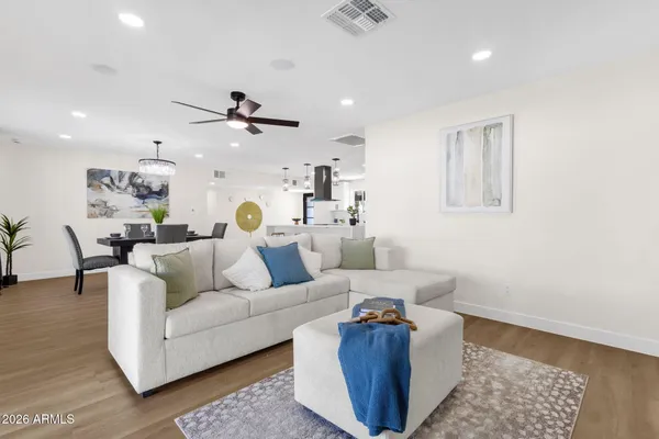 $669,000 | 1524 West Mission Lane, Phoenix, AZ 85021