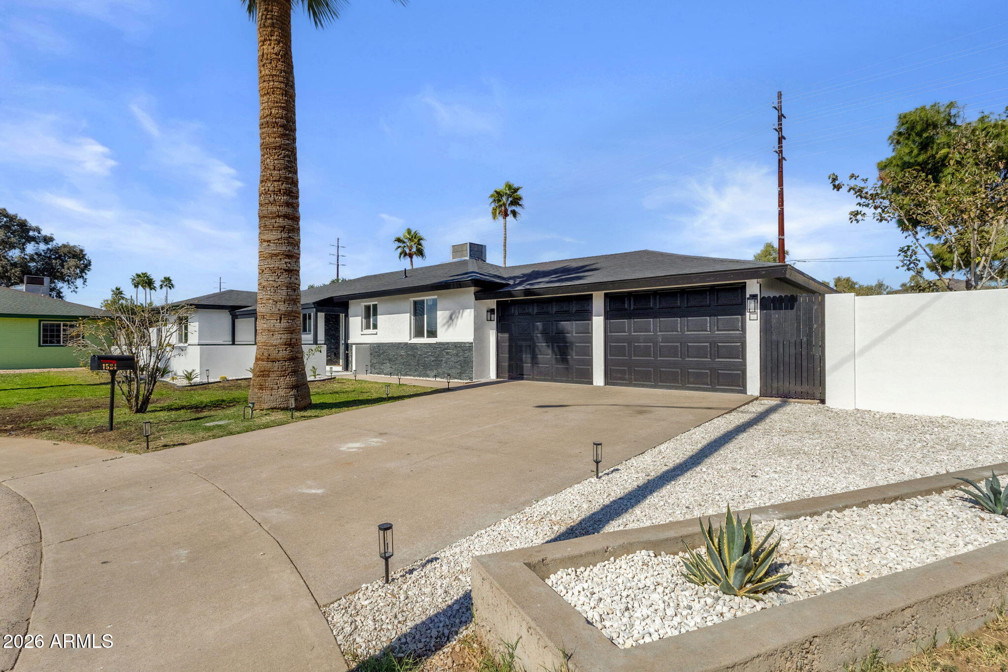 1524 West Mission Lane Phoenix, AZ 85021 - Photo 8 of 66 5-web-or-mls-1524-w-mission-ln