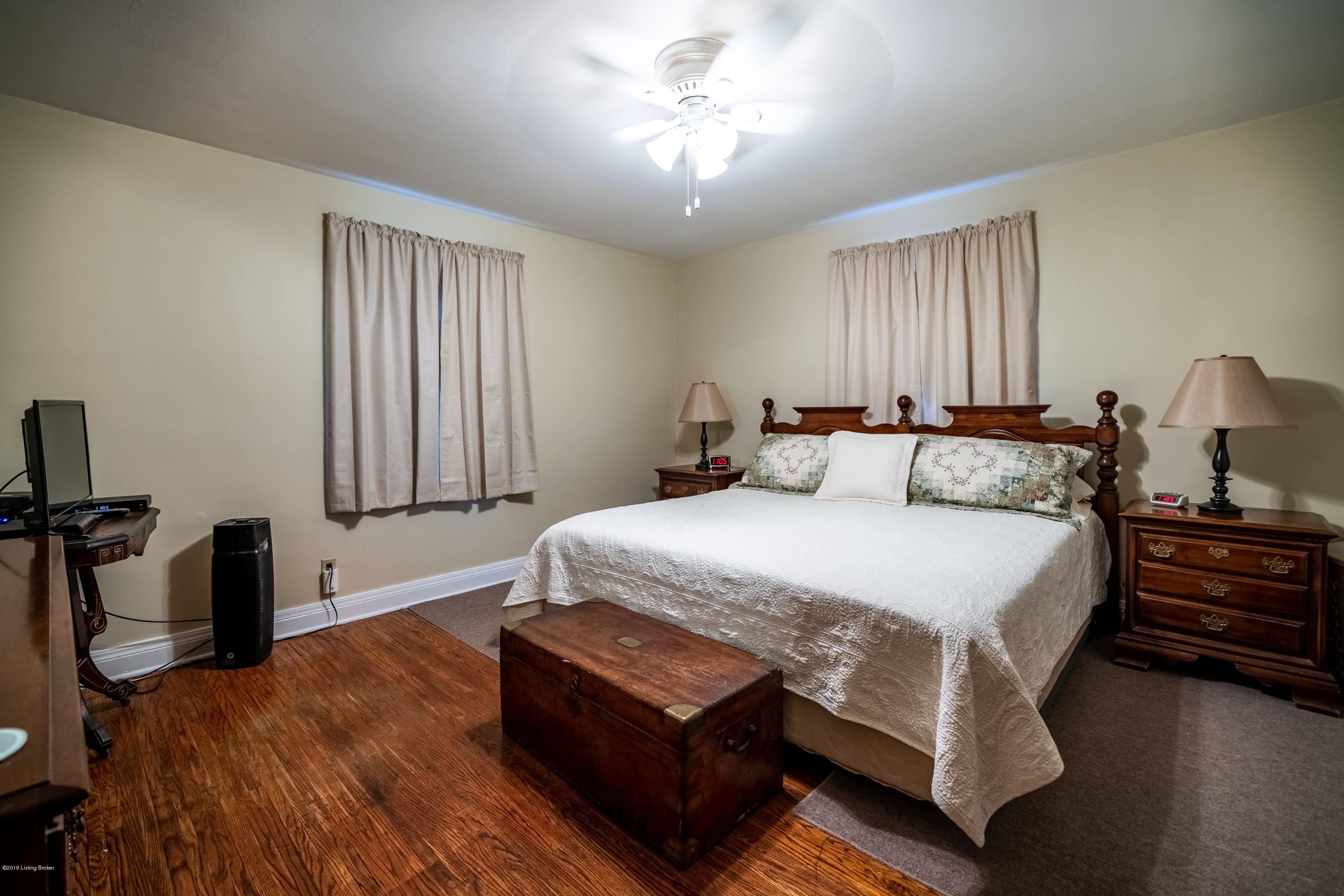 224 Ring Road Louisville, KY 40207 - Photo 14 of 47 224 Ring Rd 11070