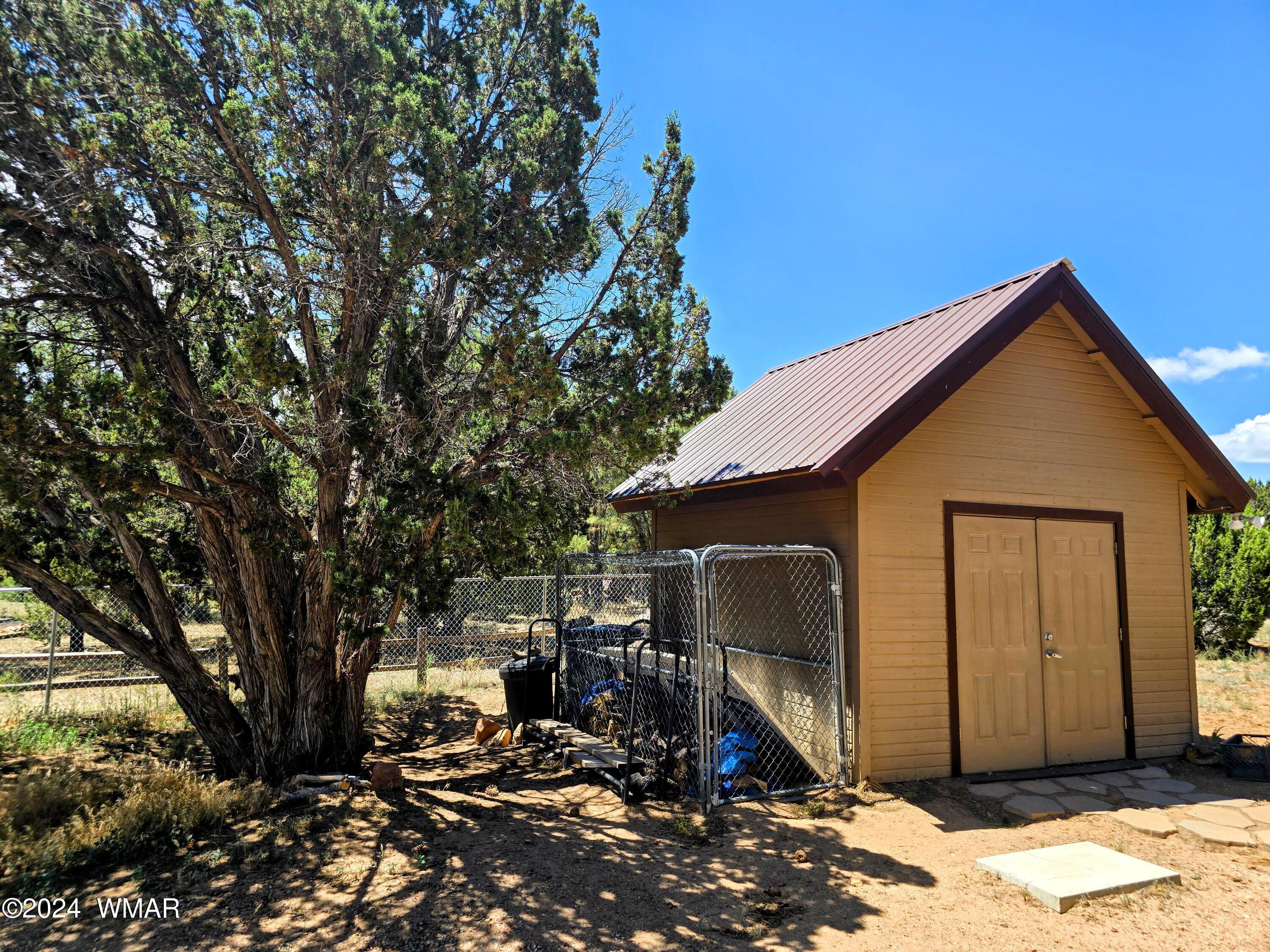 2011 Concord Overgaard, AZ 85933 - Photo 15 of 19 Shed