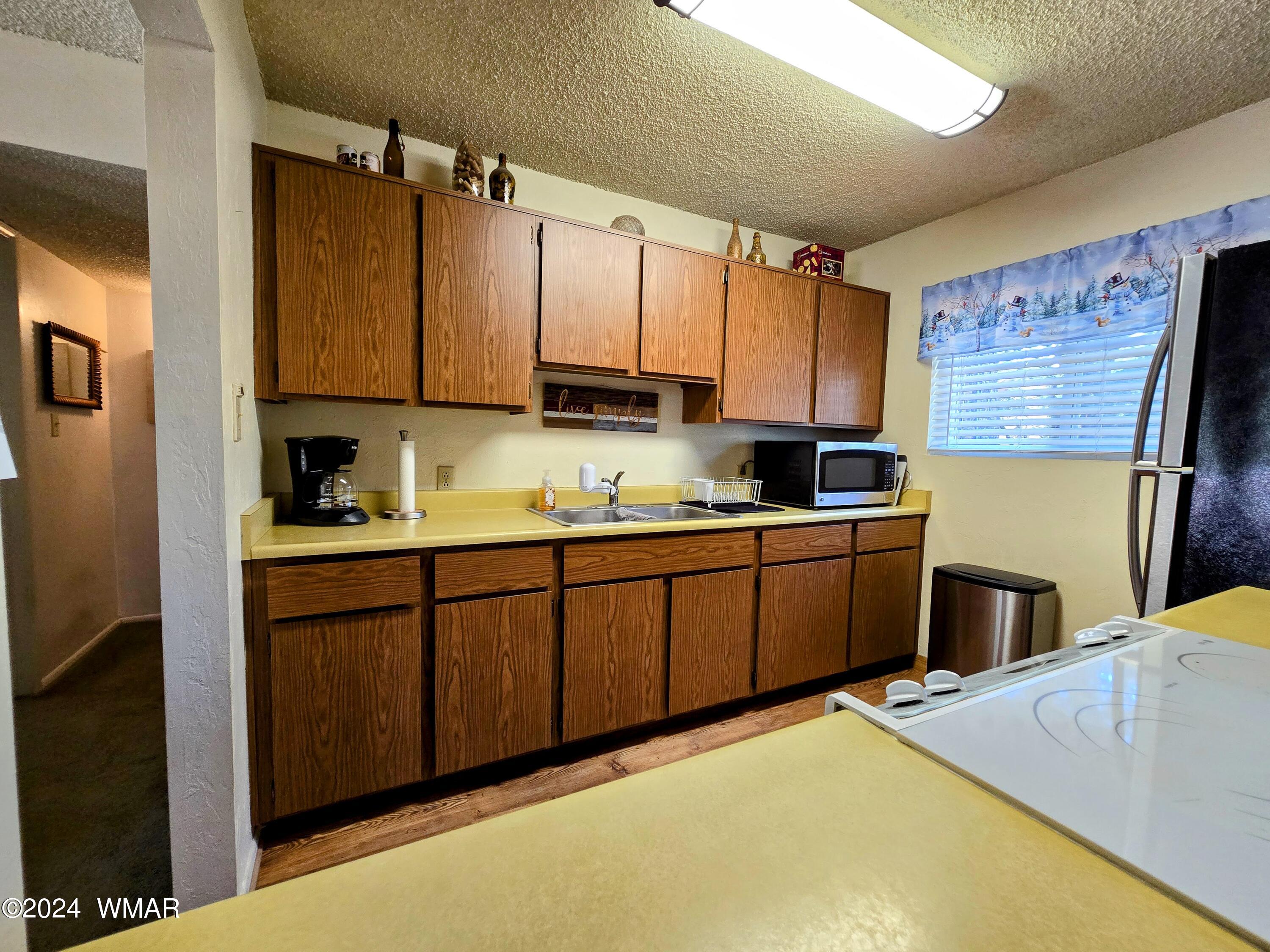 2011 Concord Overgaard, AZ 85933 - Photo 6 of 19 Kitchen 2