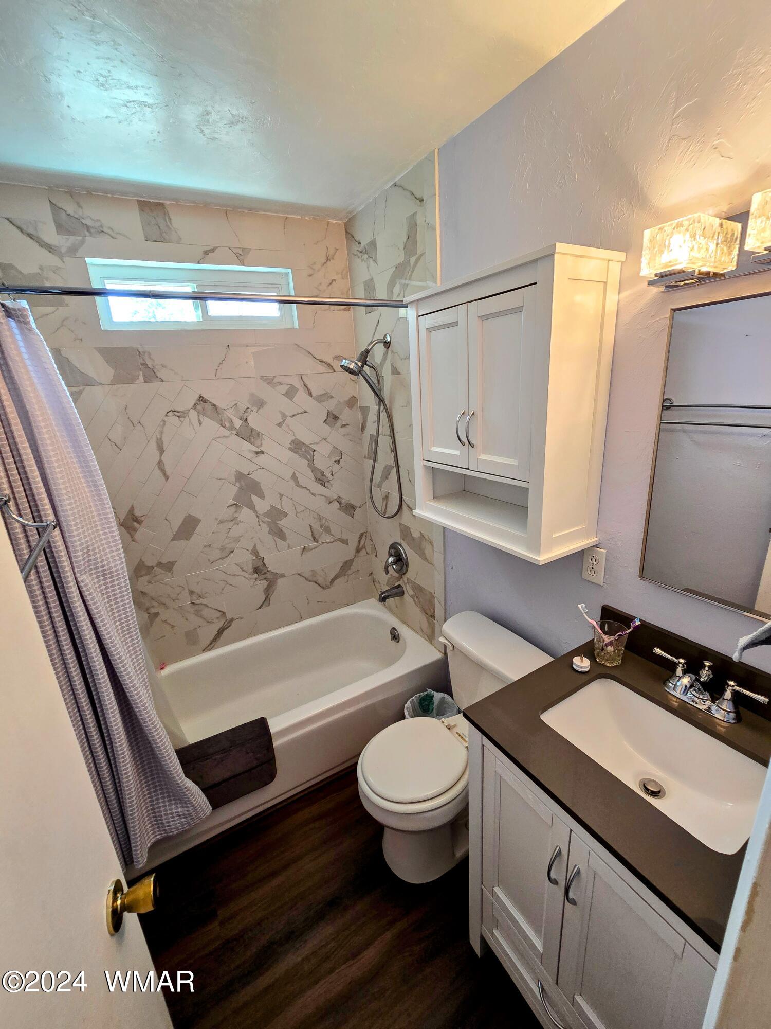 2011 Concord Overgaard, AZ 85933 - Photo 8 of 19 Bathroom