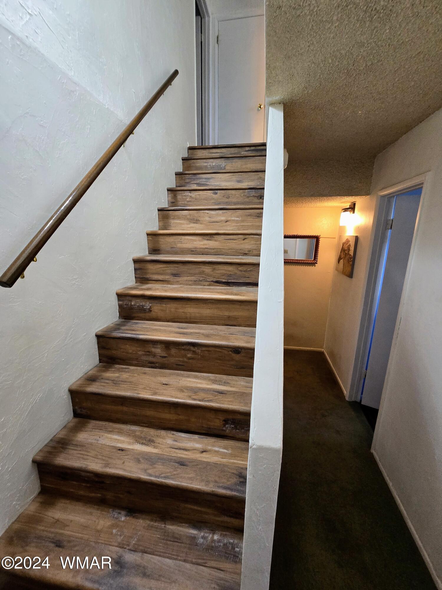 2011 Concord Overgaard, AZ 85933 - Photo 10 of 19 Stairs