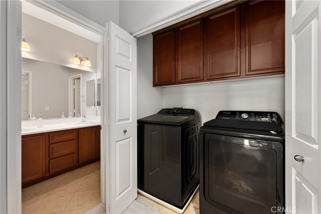 3257 Moss Landing Boulevard Oxnard, CA 93036 - Photo 16 of 29 a view of a kitchen with electric appliances