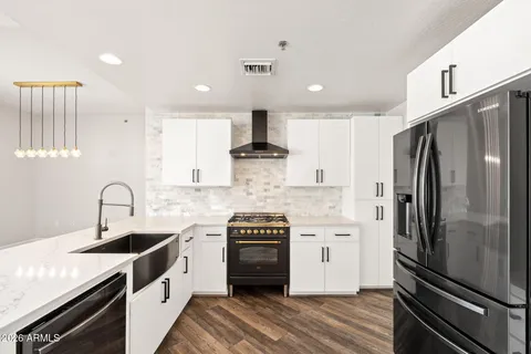 $435,000 | 16 West Encanto Boulevard, Unit 12, Phoenix, AZ 85003