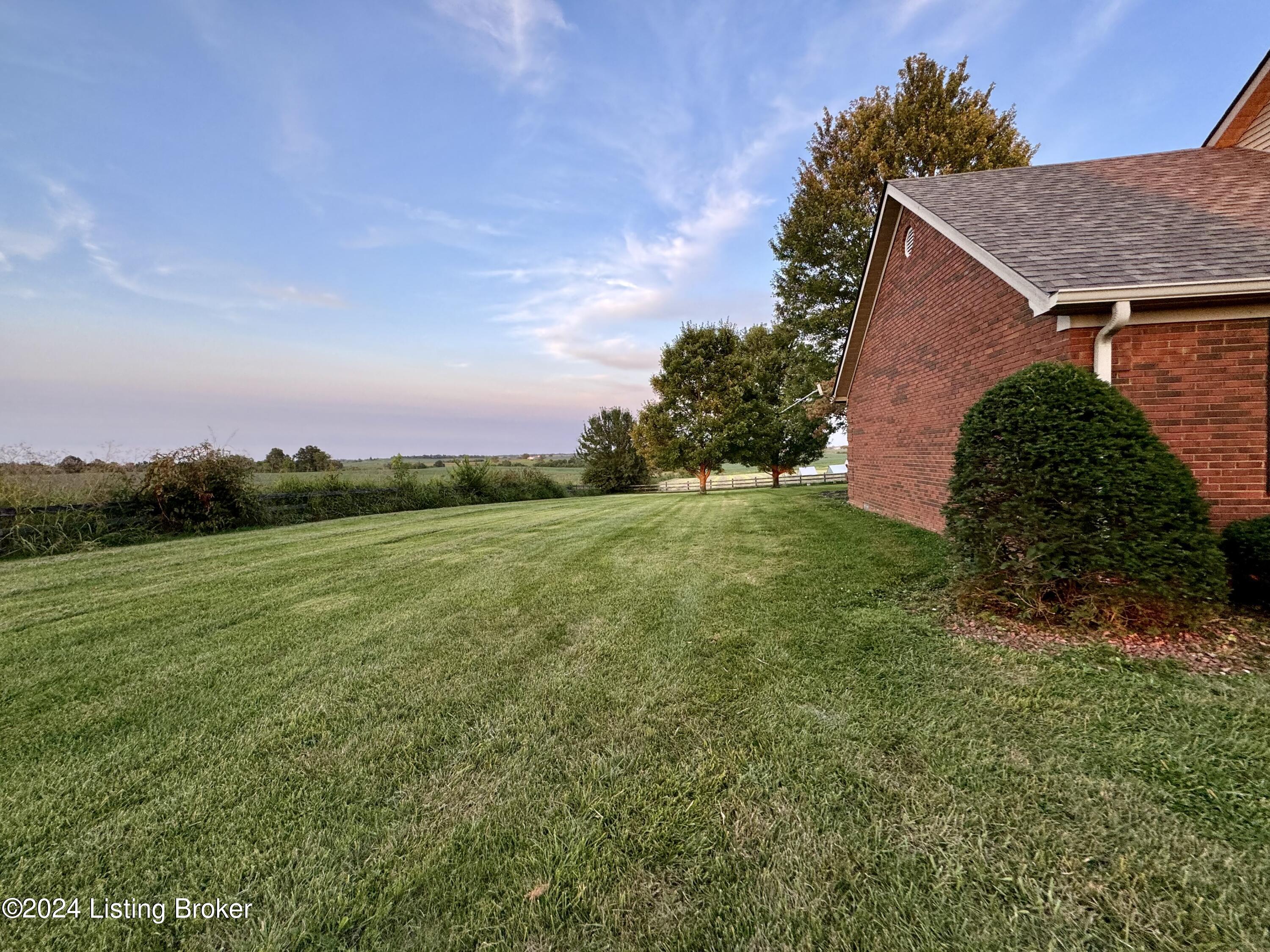 1090 McLain Road Springfield, KY 40069 - Photo 10 of 98 IMG_9377