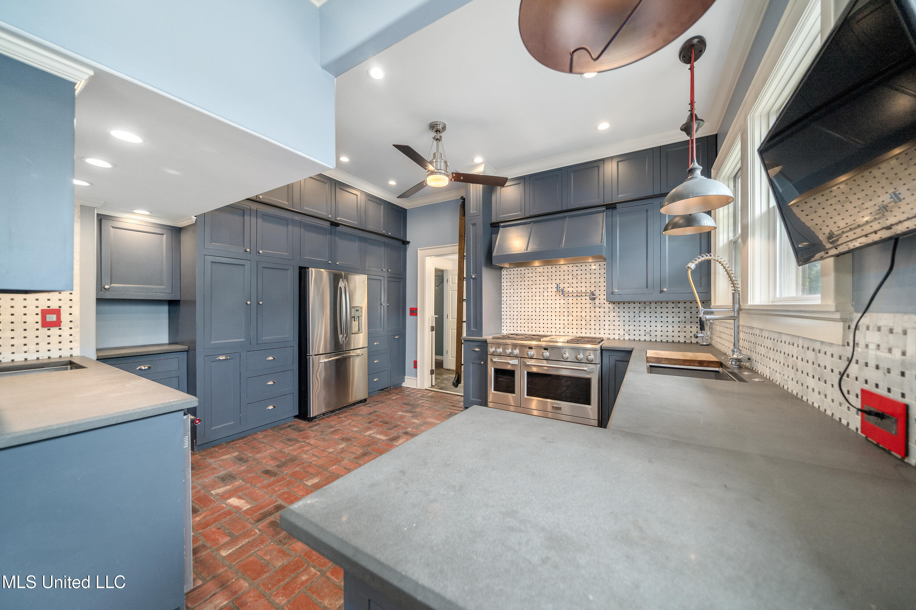 905 Franklin Street Corinth, MS 38834 - Photo 11 of 53 905FranklinSt-Interior-8