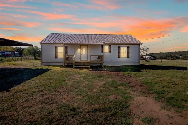 $265,000 | 825 Oaks Crossing Road, Mineral Wells, TX 76067