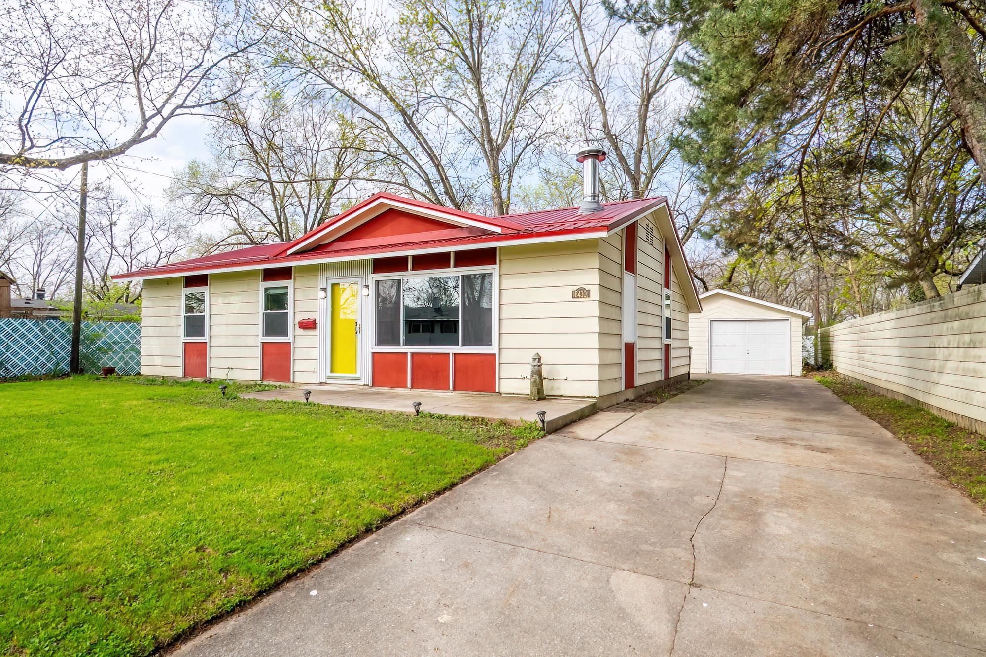 6410 Kent Road Fort Wayne, IN 46816 - Photo 2 of 33