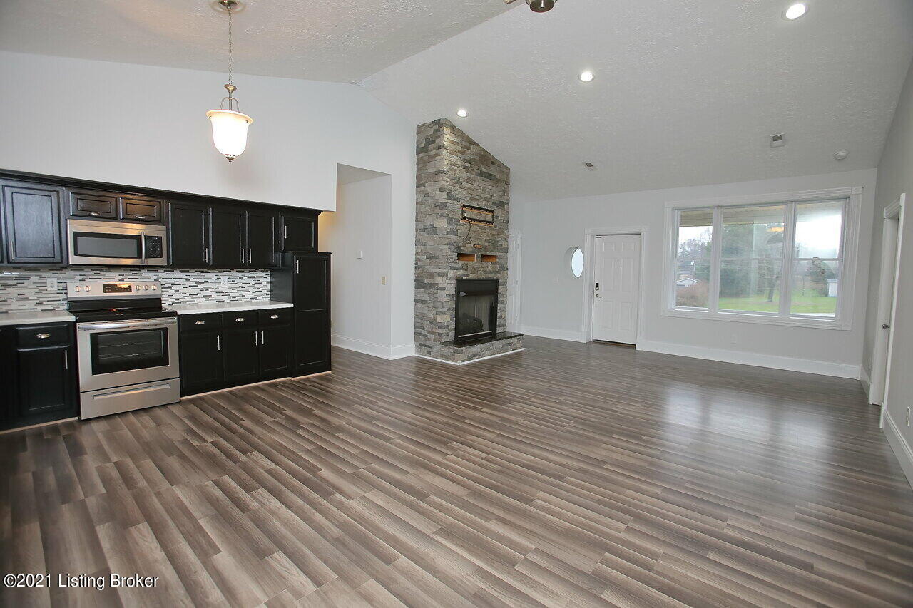 3785 Doe Run Road Elizabethtown, KY 42701 - Photo 14 of 49 Living Room & Dining Area
