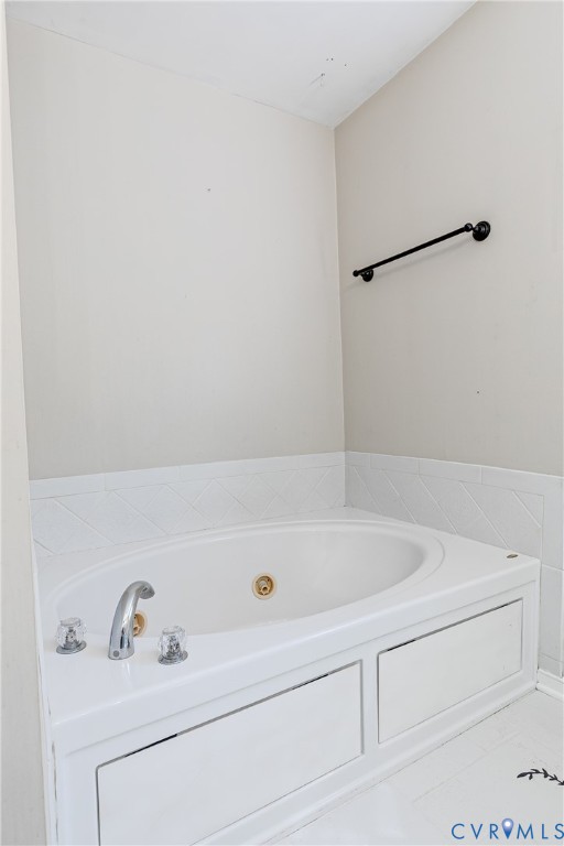 4318 Rose Glen Place Midlothian, VA 23015 - Photo 31 of 33 a bathroom with a bathtub