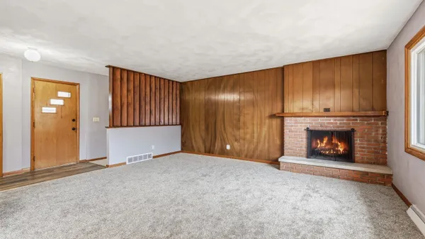 $268,900 | 1155 Sunset Drive, Platteville, WI 53818