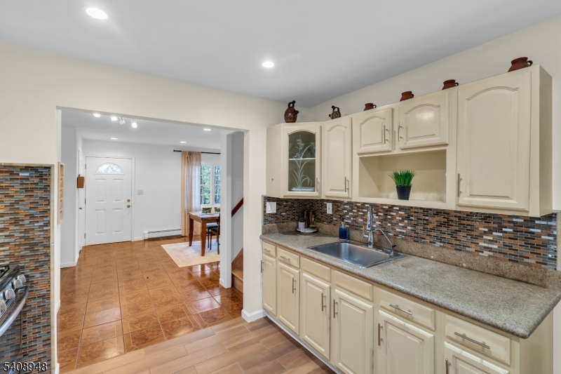 37 Schmitt Road West Orange, NJ 07052 - Photo 9 of 33