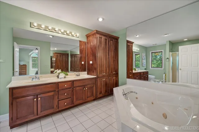 $599,999 | 473 Bond Drive, Batavia, IL 60510