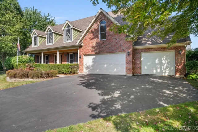 $599,999 | 473 Bond Drive, Batavia, IL 60510