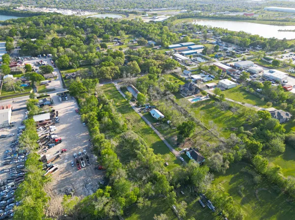 $500,000 | 729 Crenshaw Road, Houston, TX 77504