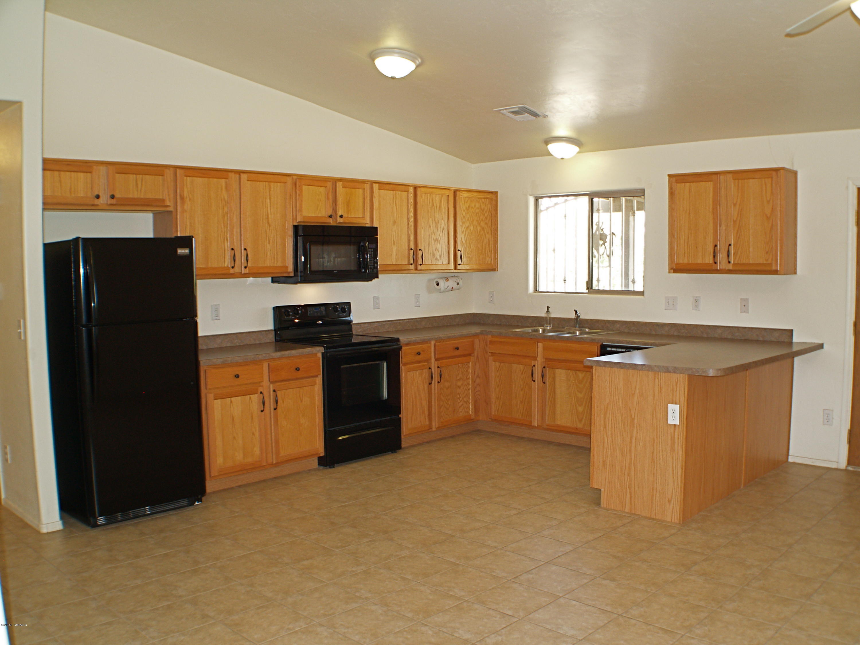 8170 South Marstellar Road Tucson, AZ 85736 - Photo 5 of 32 Gallery Image 5