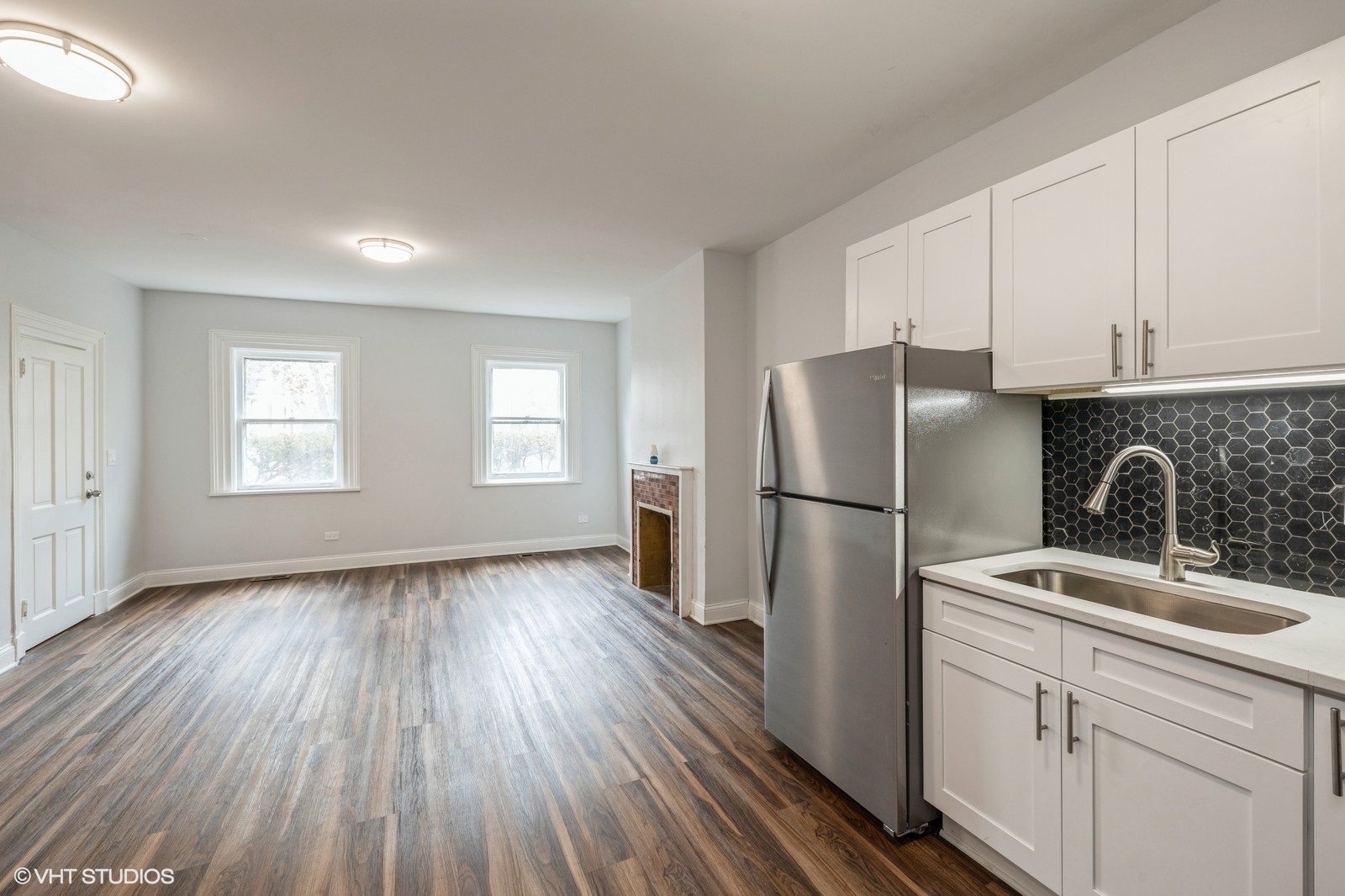 78 Pine Avenue Riverside, IL 60546 - Photo 2 of 13