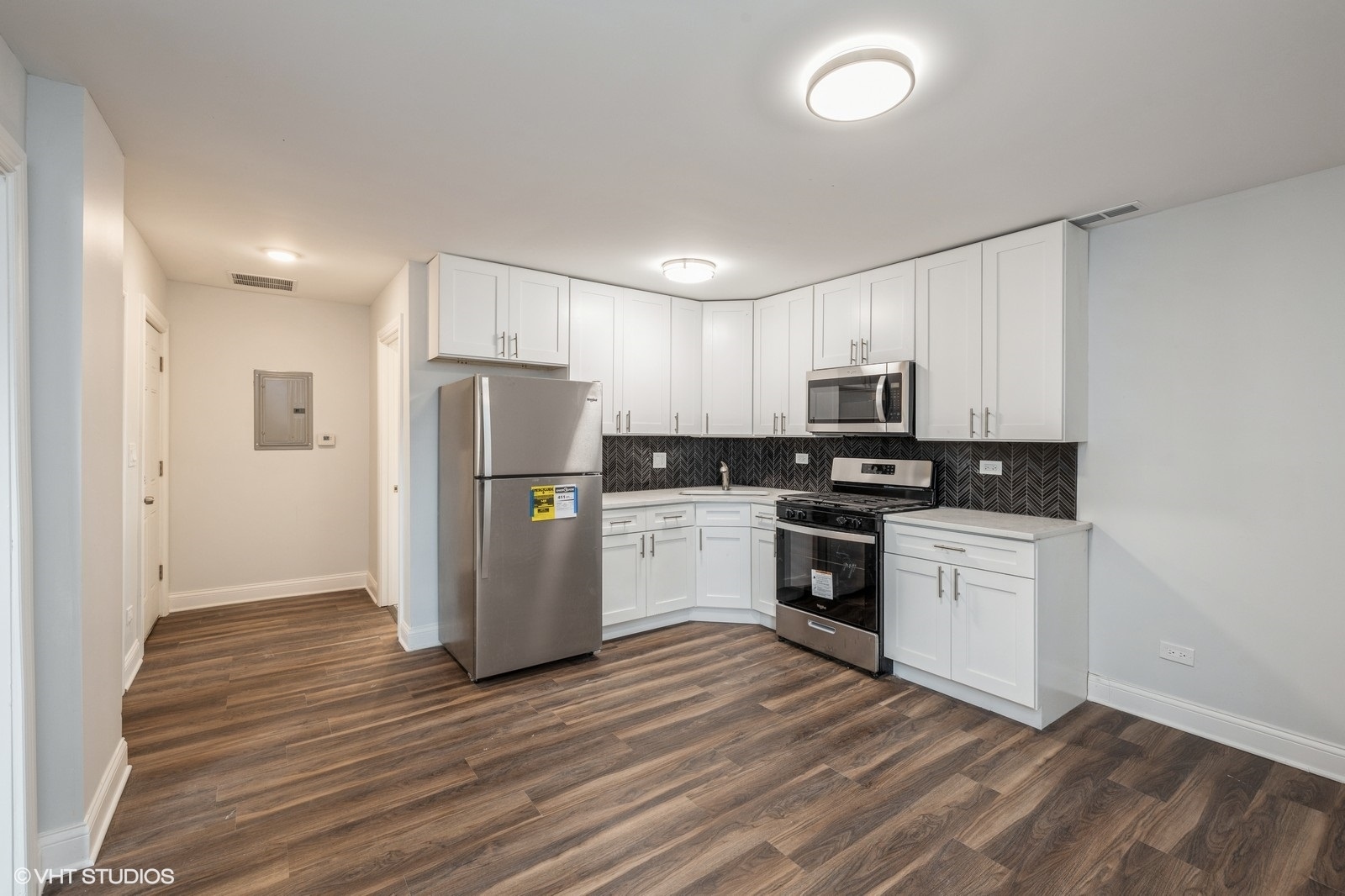 78 Pine Avenue Riverside, IL 60546 - Photo 4 of 13