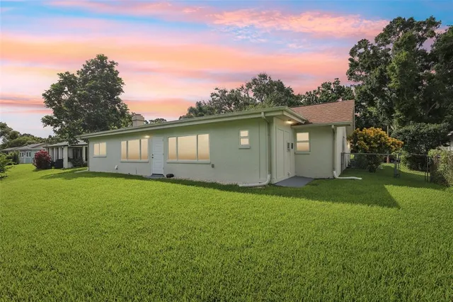 $2,400 | 2866 Thistle Court North, Palm Harbor, FL 34684