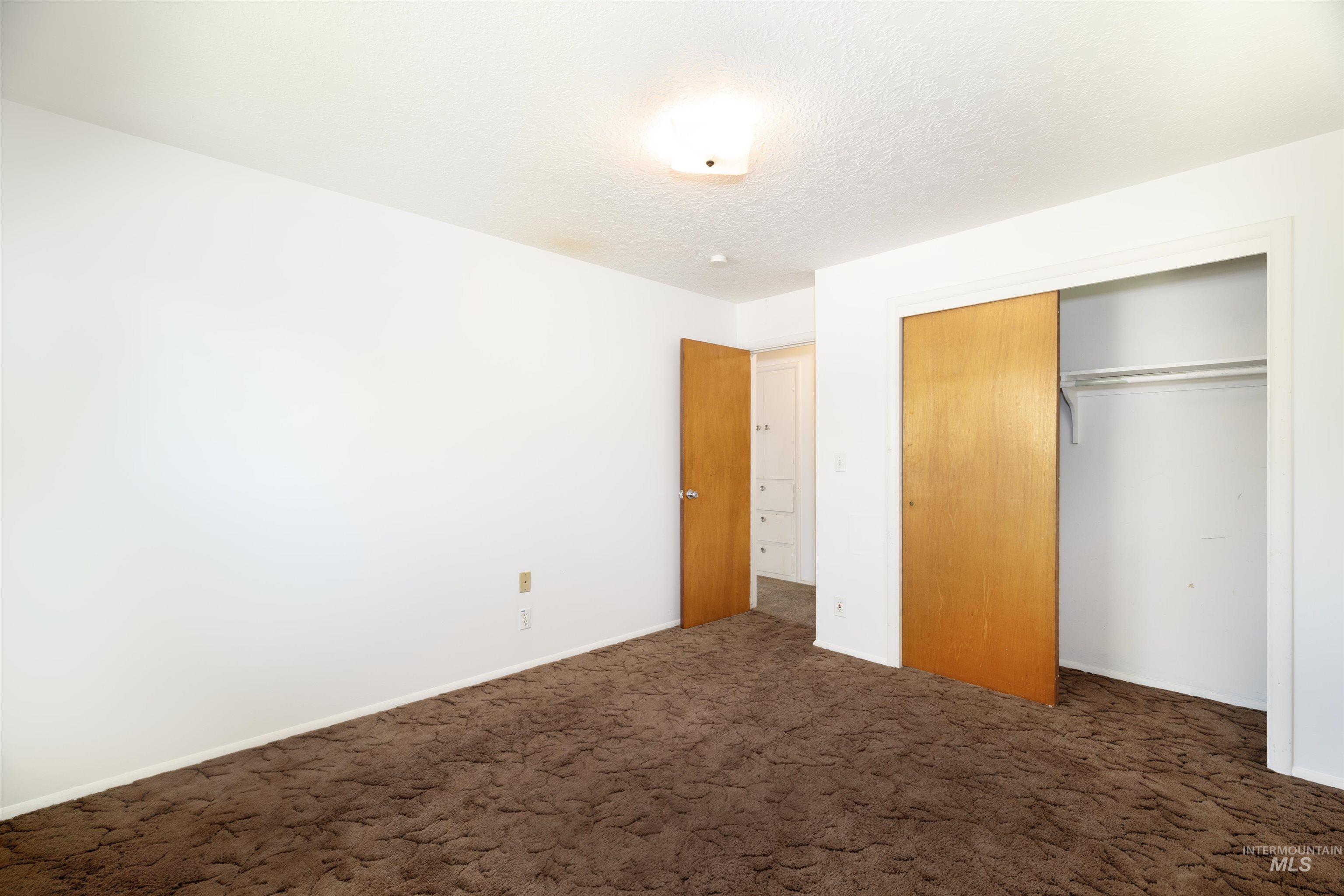 1811 North Maple Grove Road Boise, ID 83704 - Photo 15 of 33
