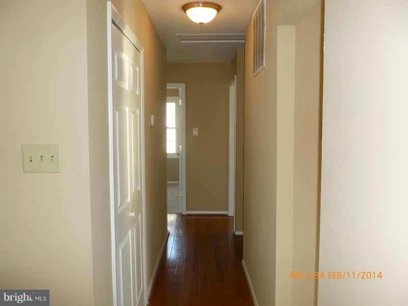 935 Fall Ridge Way Gambrills, MD 21054 - Photo 8 of 25 Upper Level Hallway