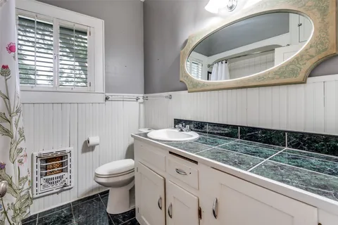 $249,900 | 520 South Pecan Avenue, Luling, TX 78648
