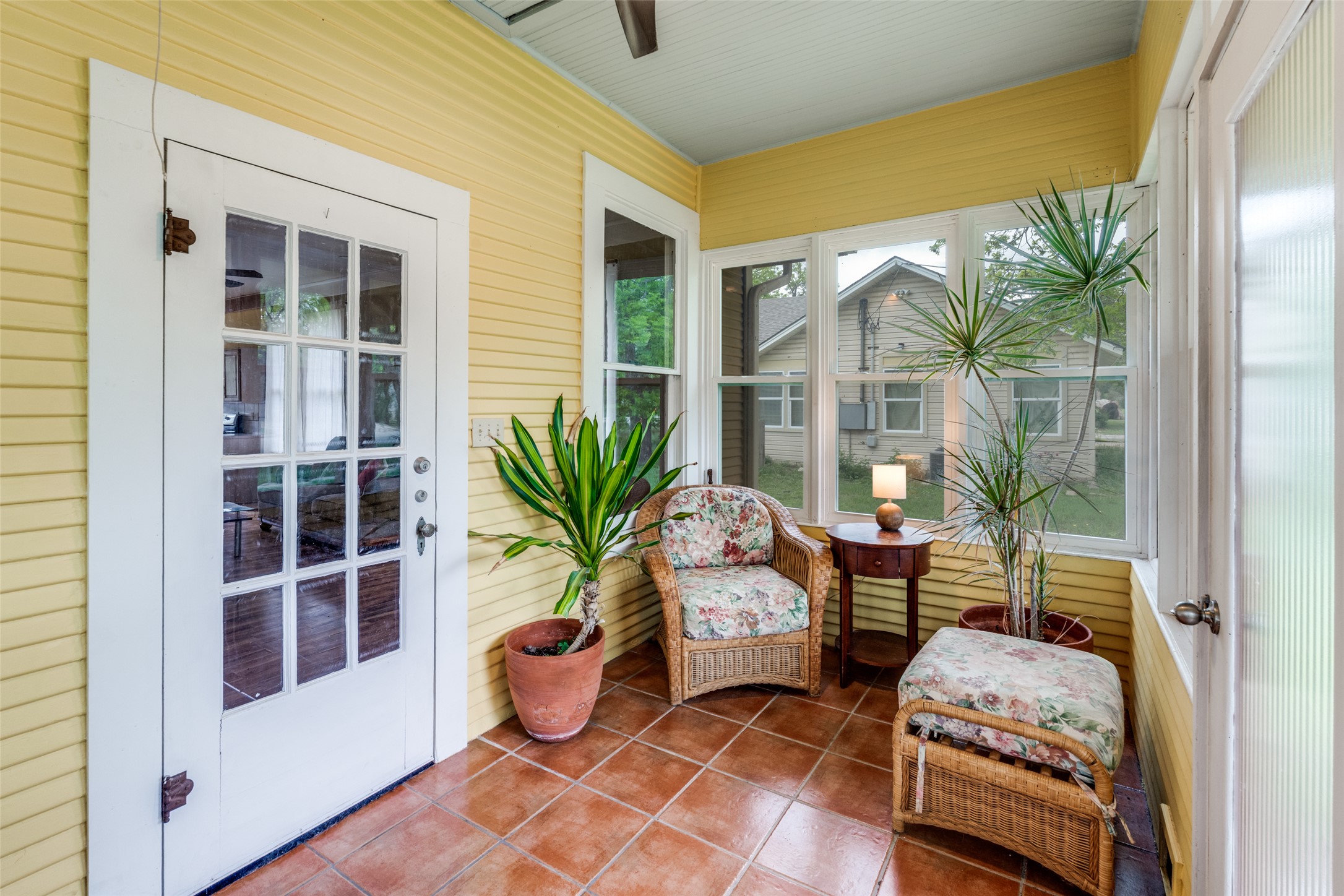520 South Pecan Avenue Luling, TX 78648 - Photo 2 of 23 Enjoy peaceful mornings or evenings in the sun room.