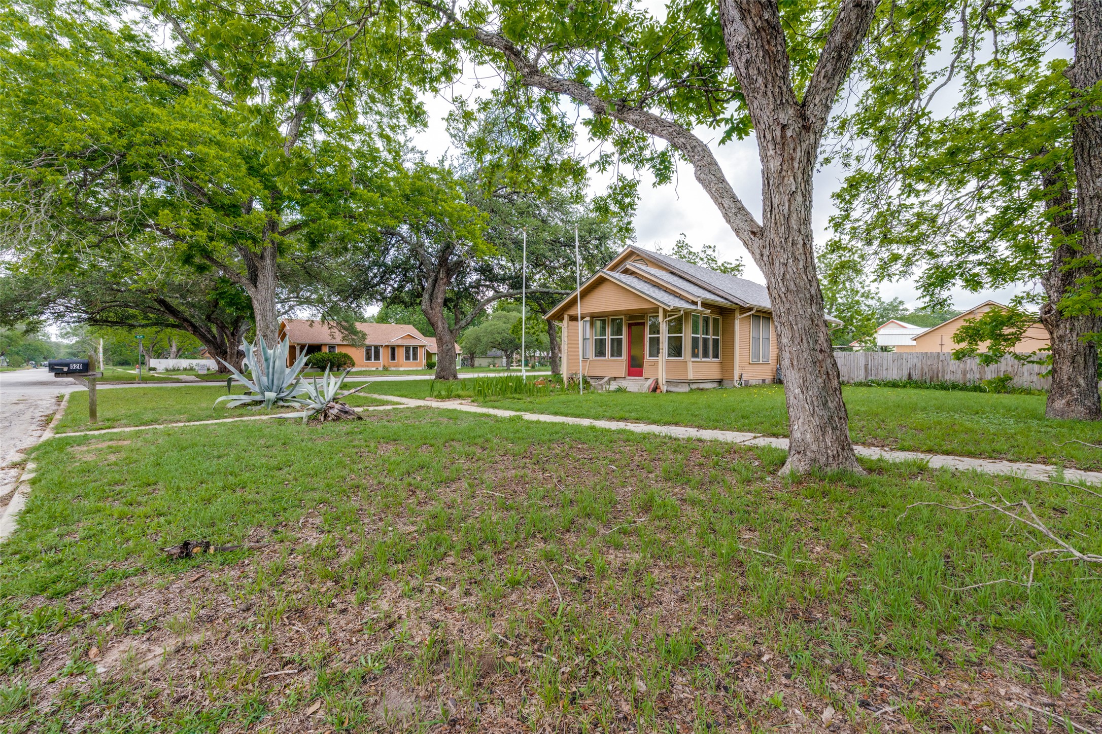 520 South Pecan Avenue Luling, TX 78648 - Photo 21 of 23 Beautiful corner lot in this quaint Luling neighborhood.
